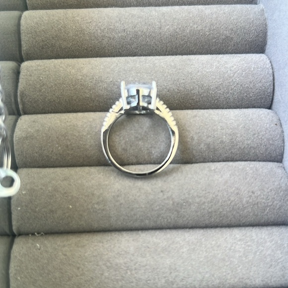 NEW 925 Oval Cut Engagement Ring - Picture 6 of 7
